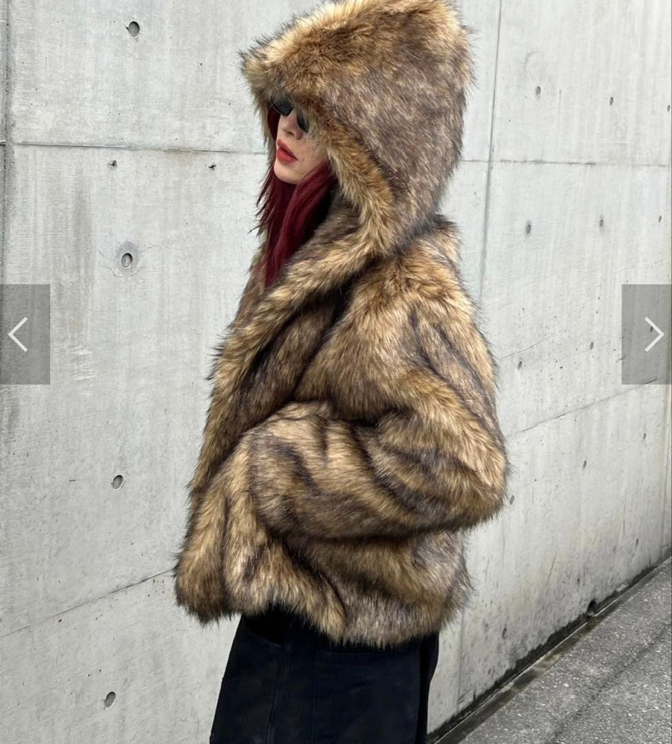 ジャケット・アウター Chikashitsu + hooded cropped fur blouson