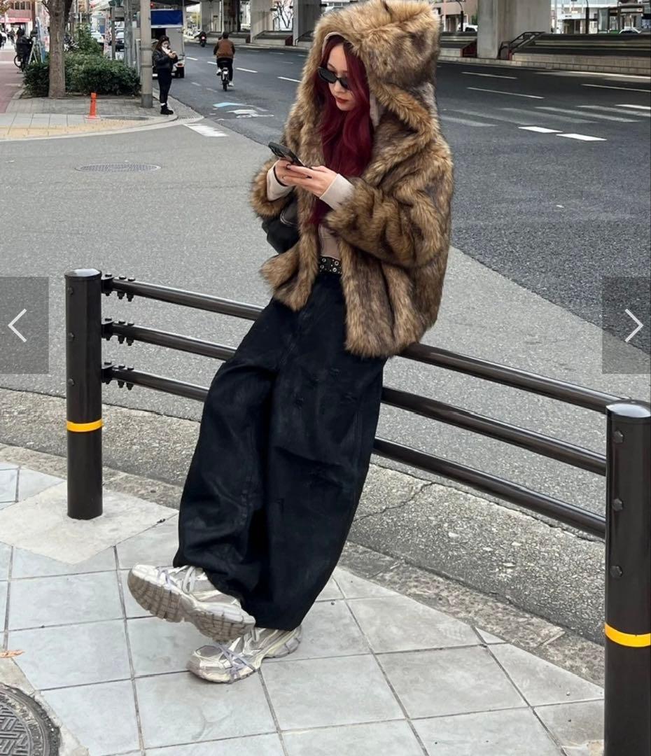 ジャケット・アウター Chikashitsu + hooded cropped fur blouson