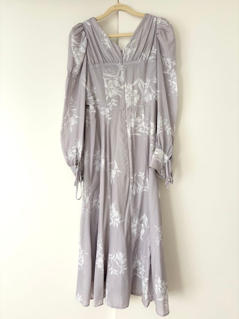 ワンピース Herlipto New Year Essential Floral Dress