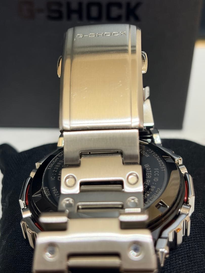 CASIO G-SHOCK GMW-B5000D-1JF フルメタル　シルバー