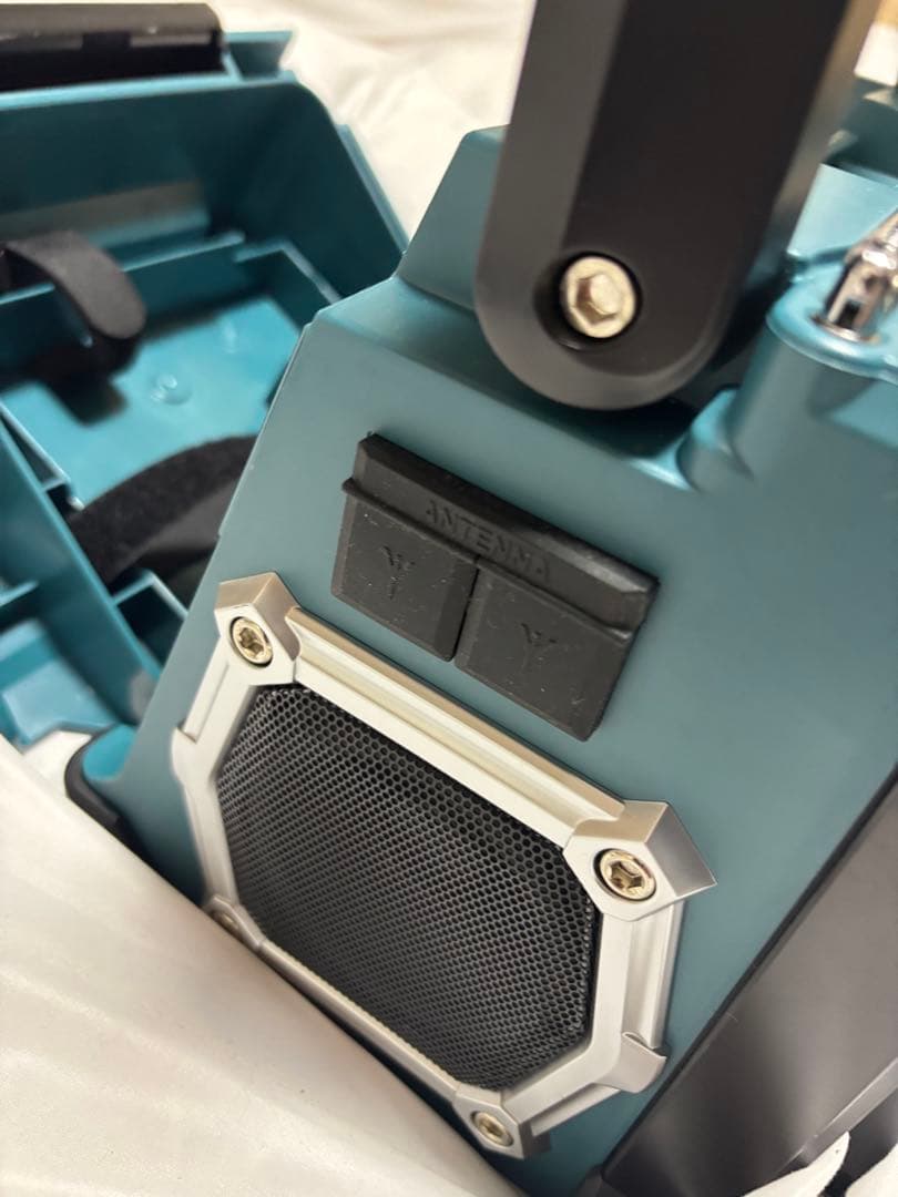 Makita 充電式ラジオ付テレビ　TV100 ポータブルテレビ・ラジオ