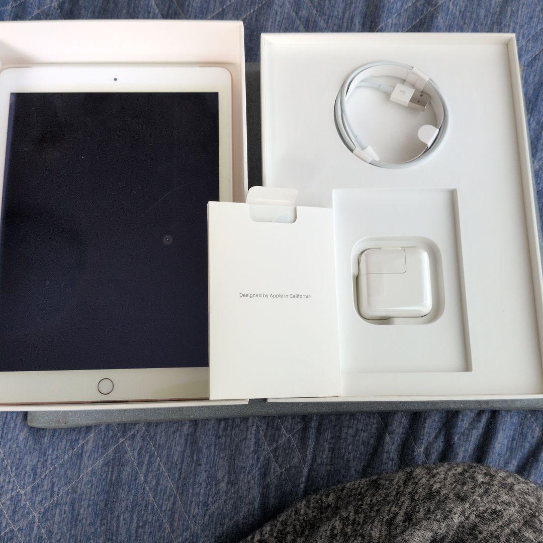 Apple iPad (第6世代) ゴールド 本体