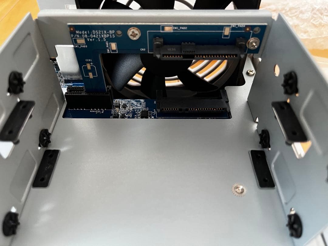 【動作確認済】Synology DS218j 2ベイ NAS 付属品有・禁煙環境