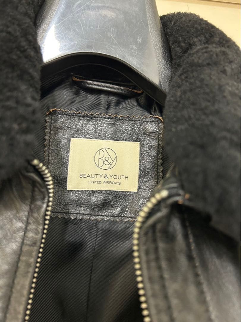 【良品】革ジャン　BEAUTY&YOUTH ブラックレザー　ライダースジャケット