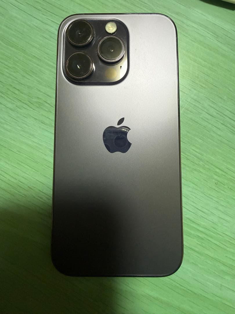 Apple iPhone 14 Pro ディープパープル ケース付き