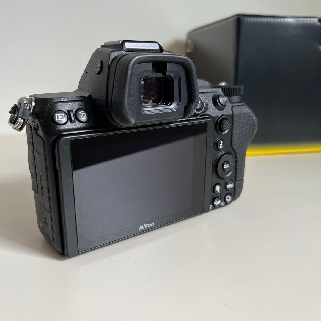 【 美品 】NikonZ5 ミラーレス一眼カメラ シャッター枚数1664枚