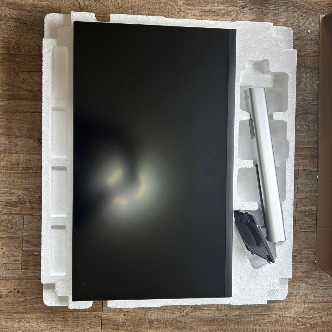 Dell P2723QE 4K モニター 本体