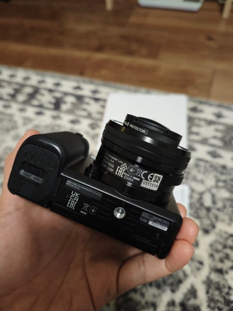 ソニー ZV-E1016-50mmキットレンズ english unlocked