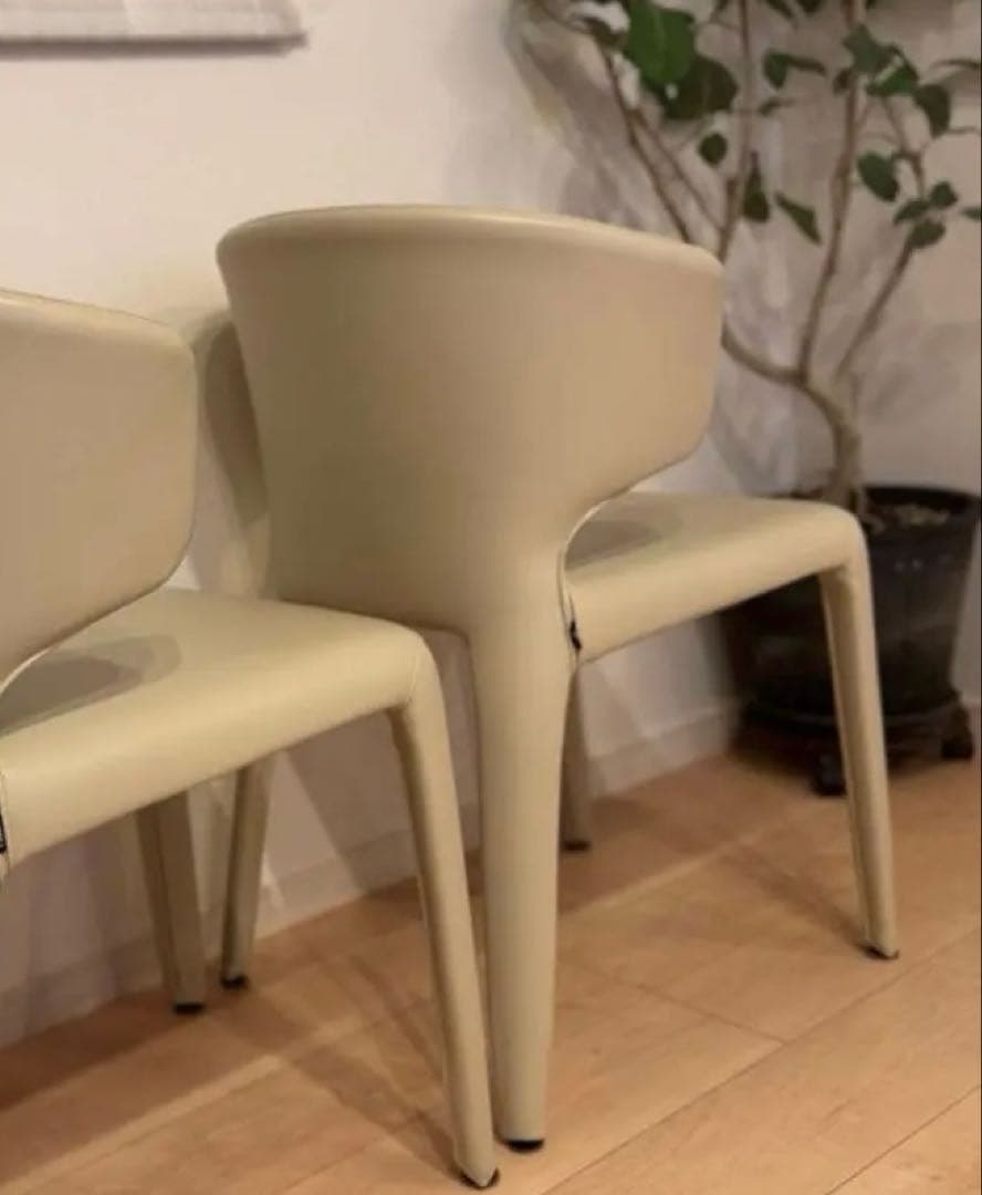 A*a様 (1脚) カッシーナ HOLA 白皮張りアームチェアー一脚