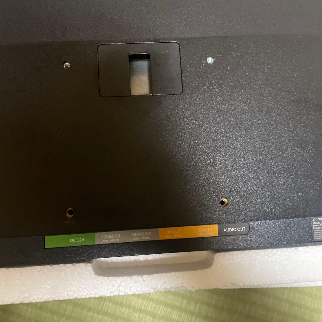 Z-EDGE 27インチ湾曲モニターネジ欠品アリス・スコット