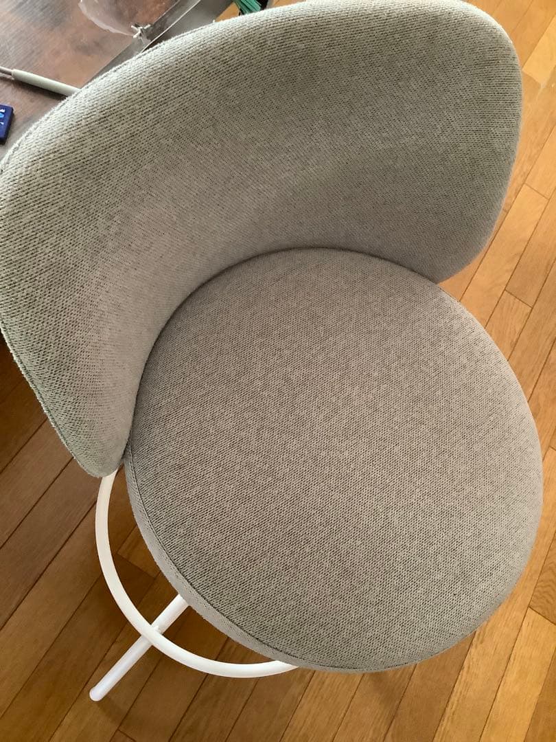 コクヨ　回転式チェア①