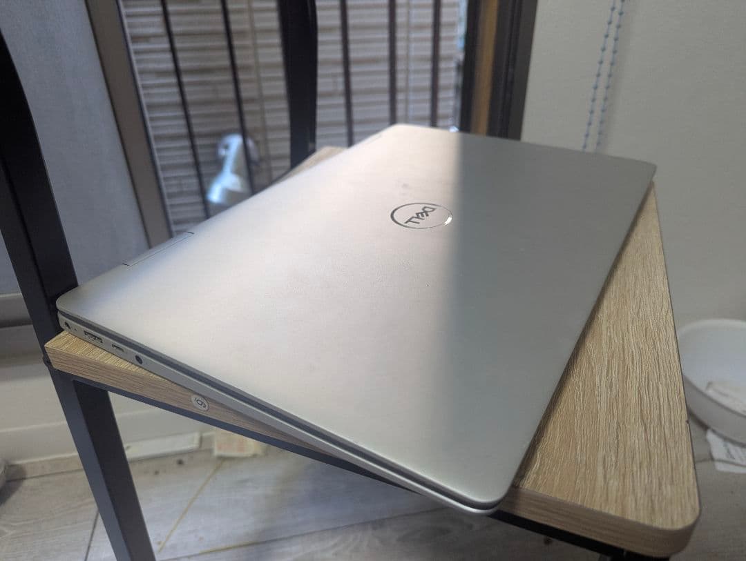 Dell 2-in-1 i5 8世代 Inspiron NVME SSD【難有】