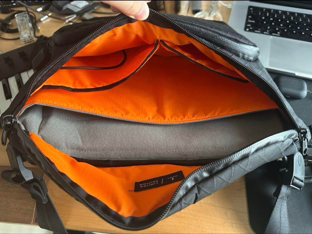 バッグ ALPAKA BRAVO SLING MAX