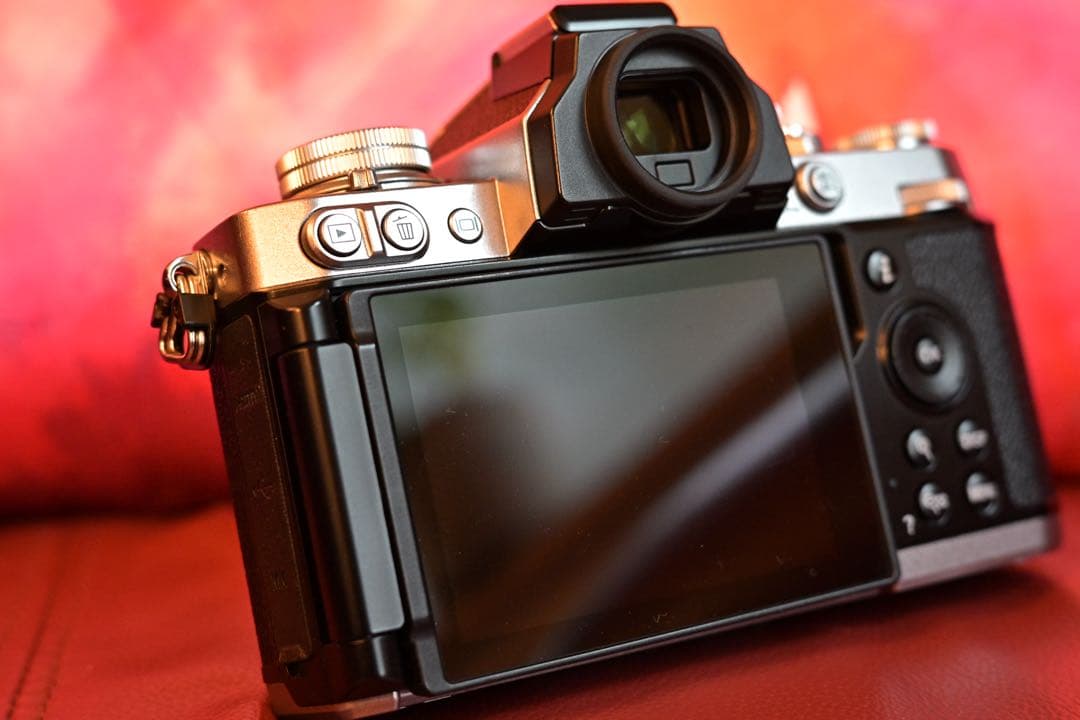 Nikon zfc シルバー 別売ttartisan ミラーレス一眼