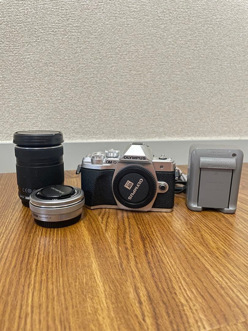 OLYMPUS OM-D E-M10 Mark III EZダブルズームキット