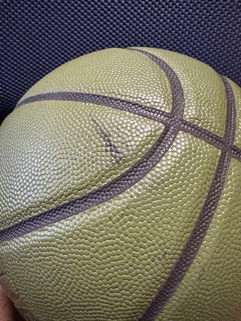 （値下げ可）ballaholic バスケットボール オリーブグリーン