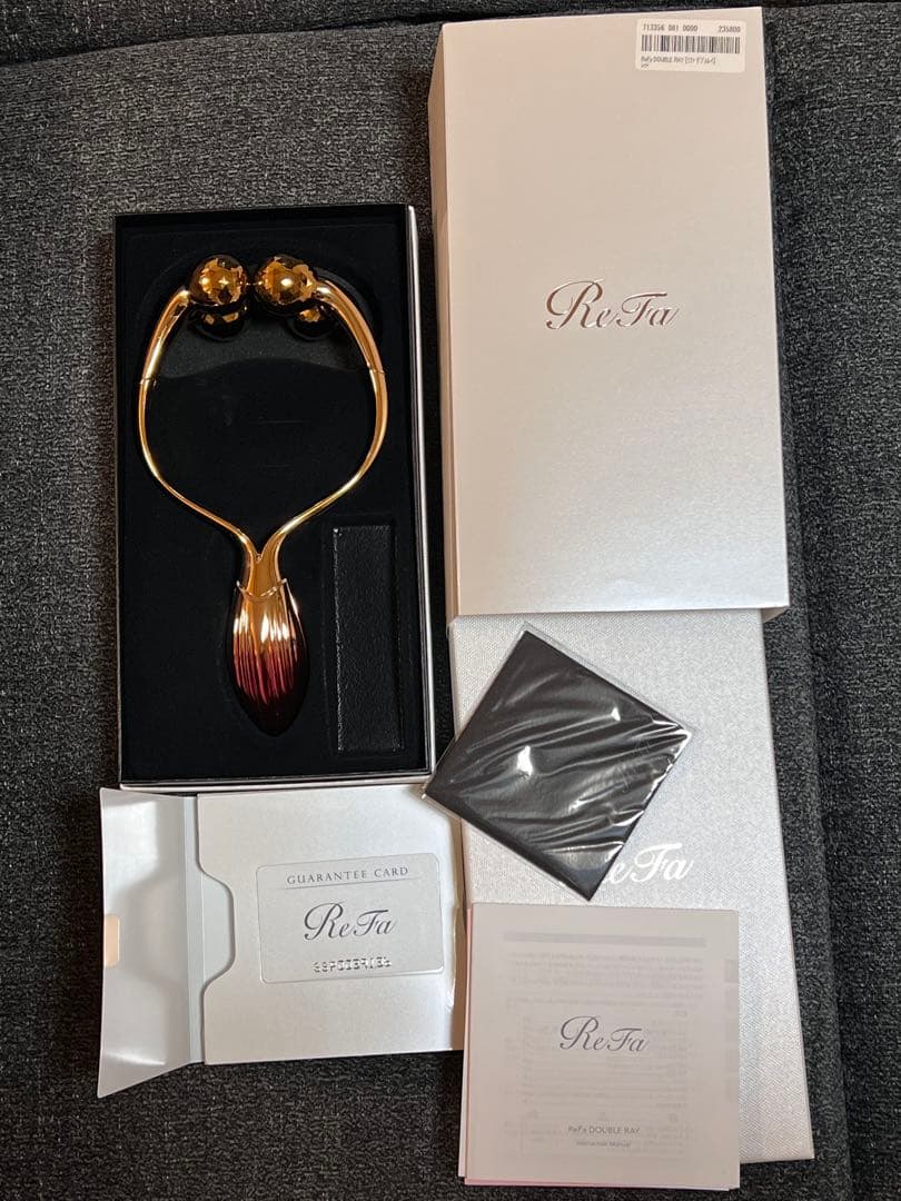 美品/リファ/フェイスローラー ゴールドと赤のグラデーション