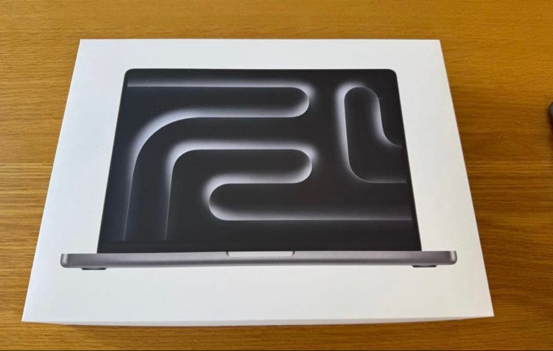 MacBookPro 14 M3 メモリ16GB SSD1TB 保護ケース付