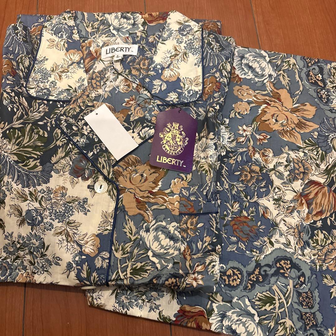未使用★ LIBERTY パジャマ