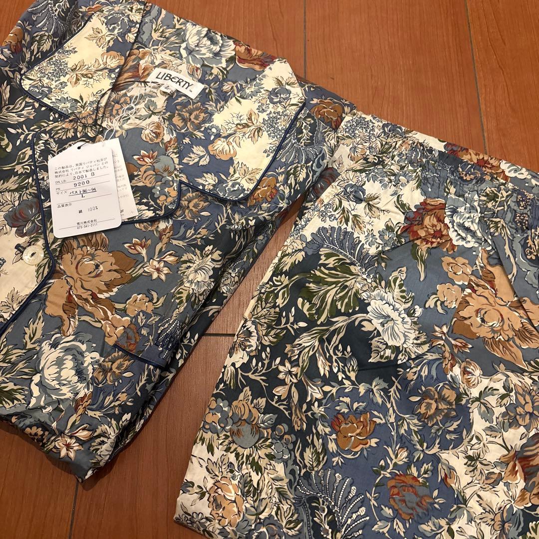 未使用★ LIBERTY パジャマ