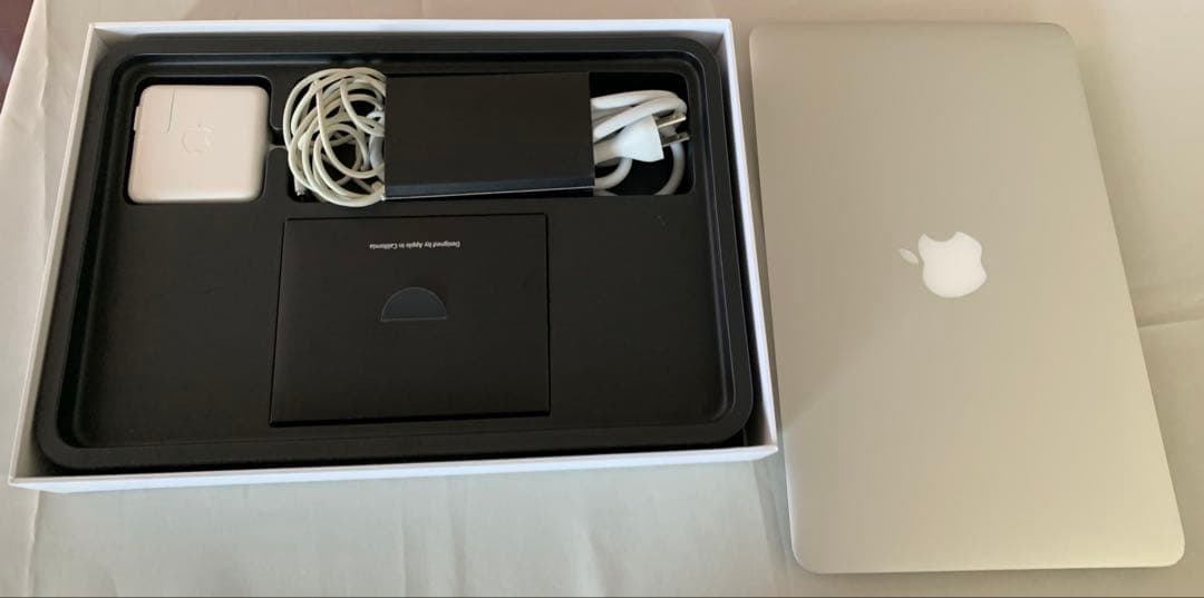 Apple MacBook Air 11-inch 2014 –軽量＆コンパクト