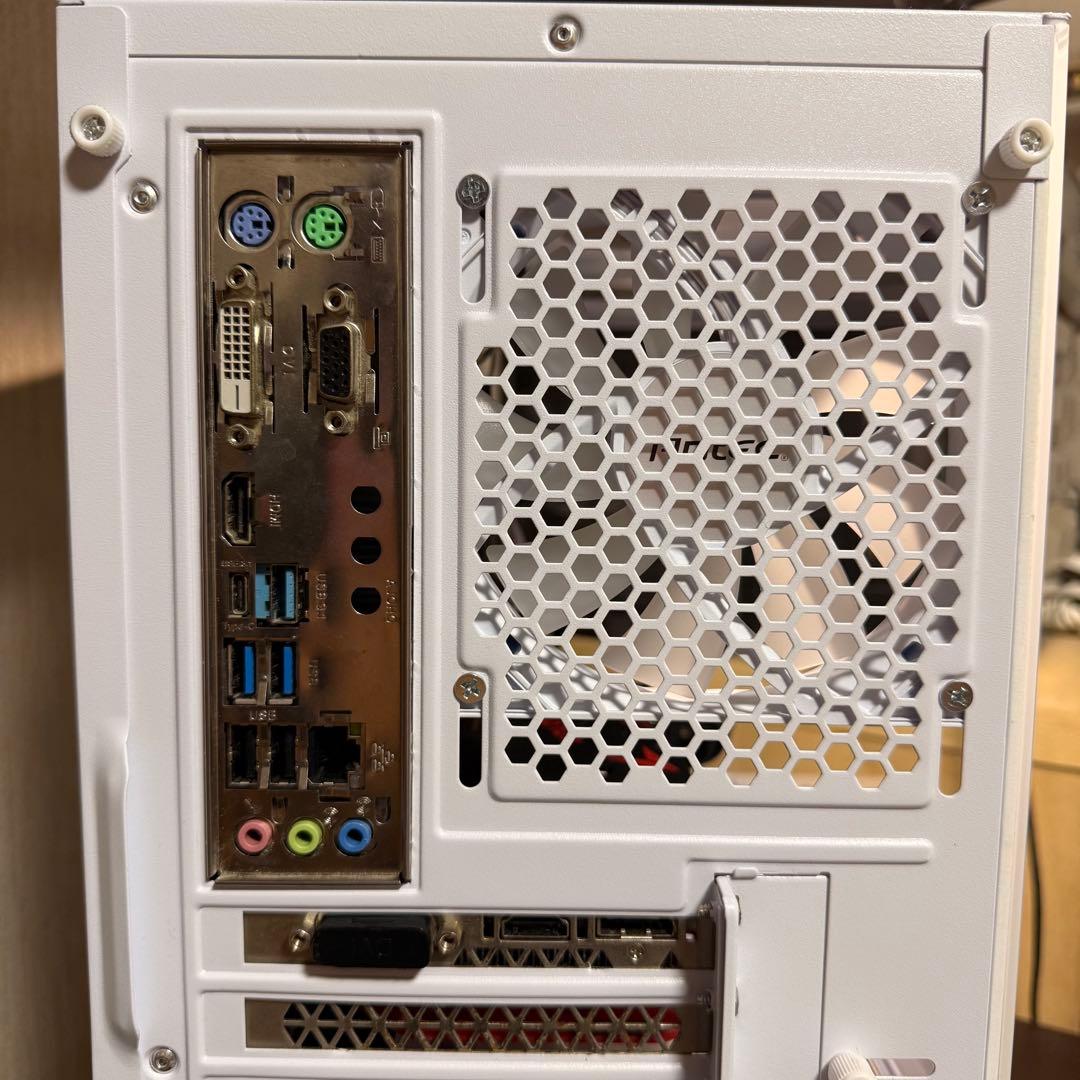 白ゲーミングPC/i5 9400f/GTX1660s FPS快適プレイ可能