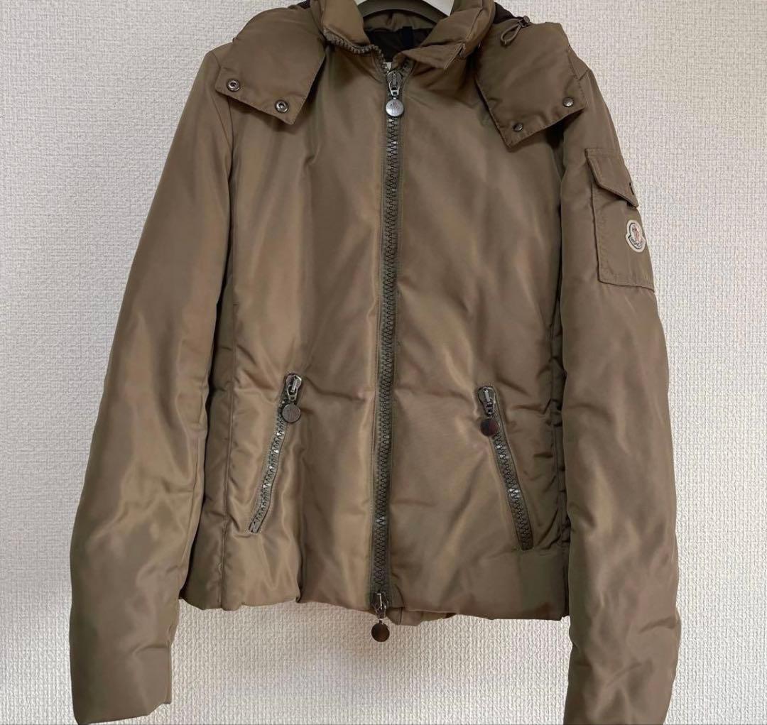 美品　MONCLER モンクレール　ダウンジャケット