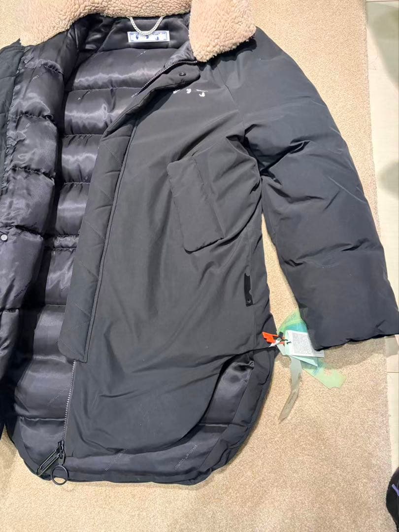 Off-White ブラック ダウンジャケット
