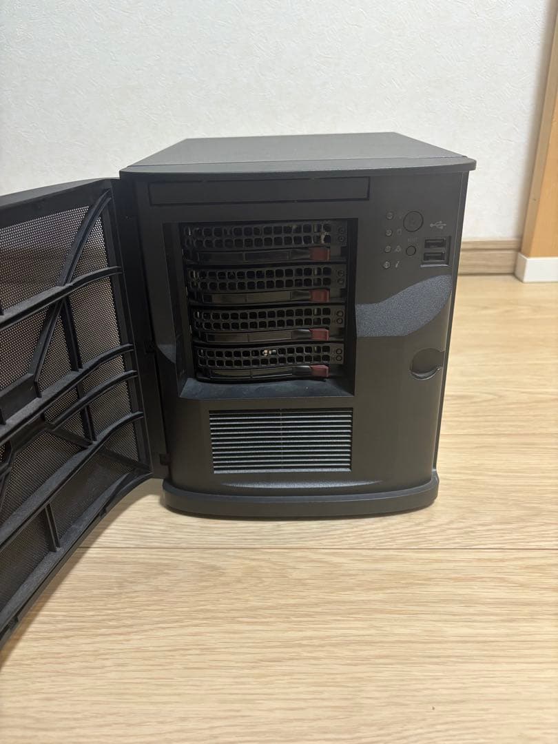 NAS素体 Xeon E3-1270 v6 32GB(ECC)