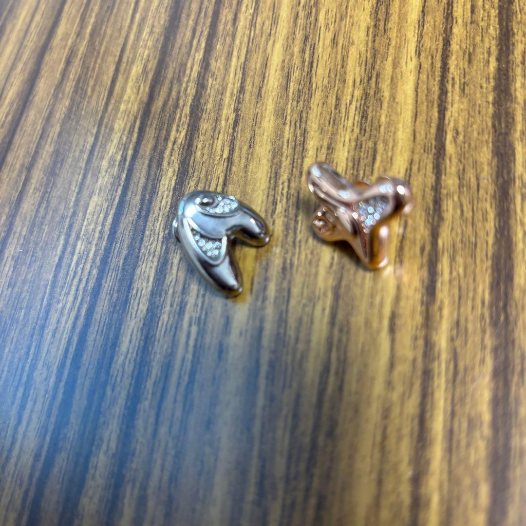 dior ピンバッジ　ブローチ