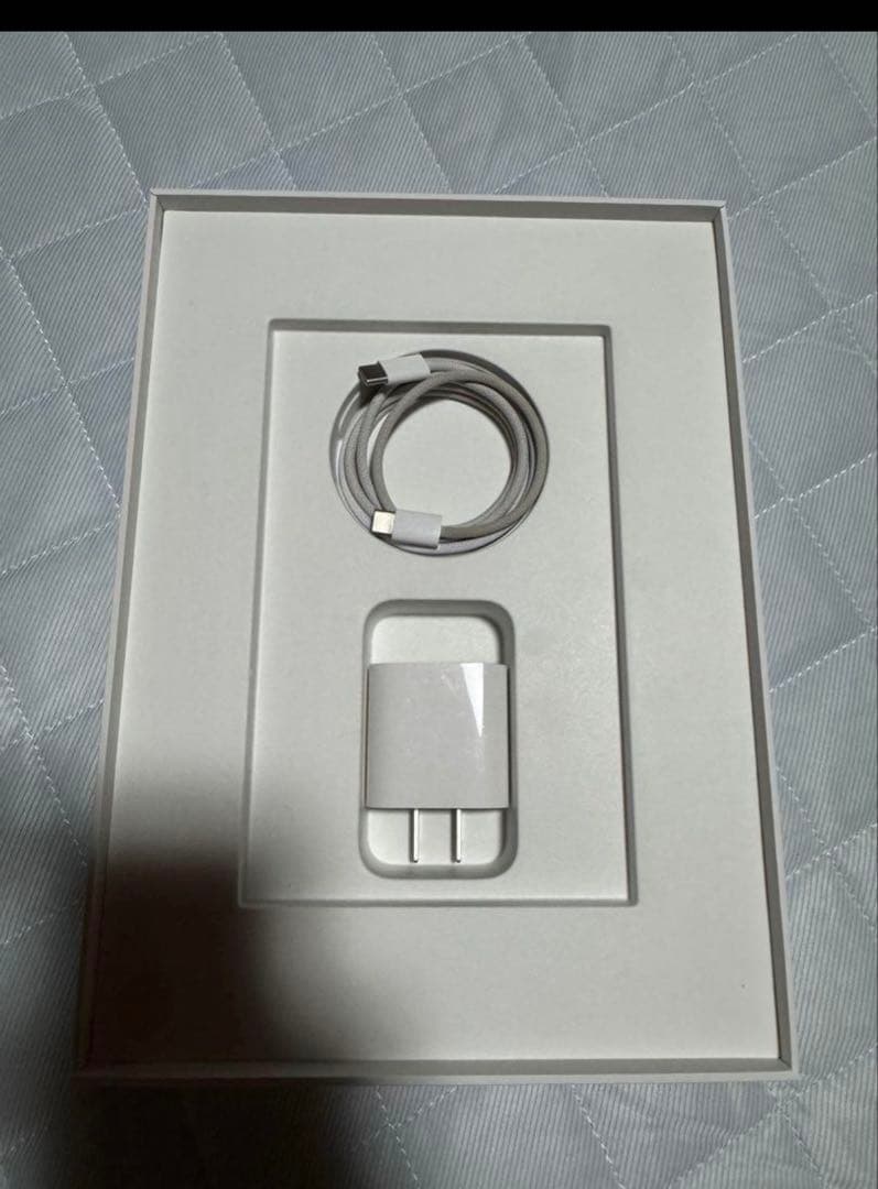 【美品】iPadAirM3モデル