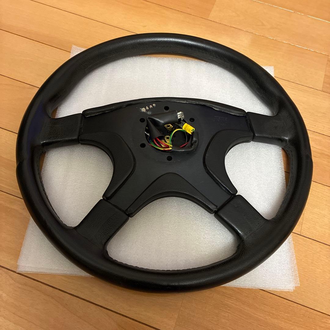 MOMO モモギブリ4 ステアリング 直径約35㎝