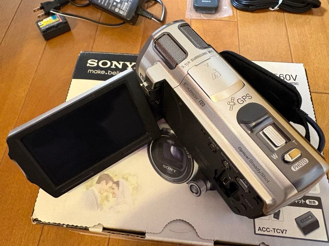 中古　SONY HDR-CX560V ビデオカメラ 本体