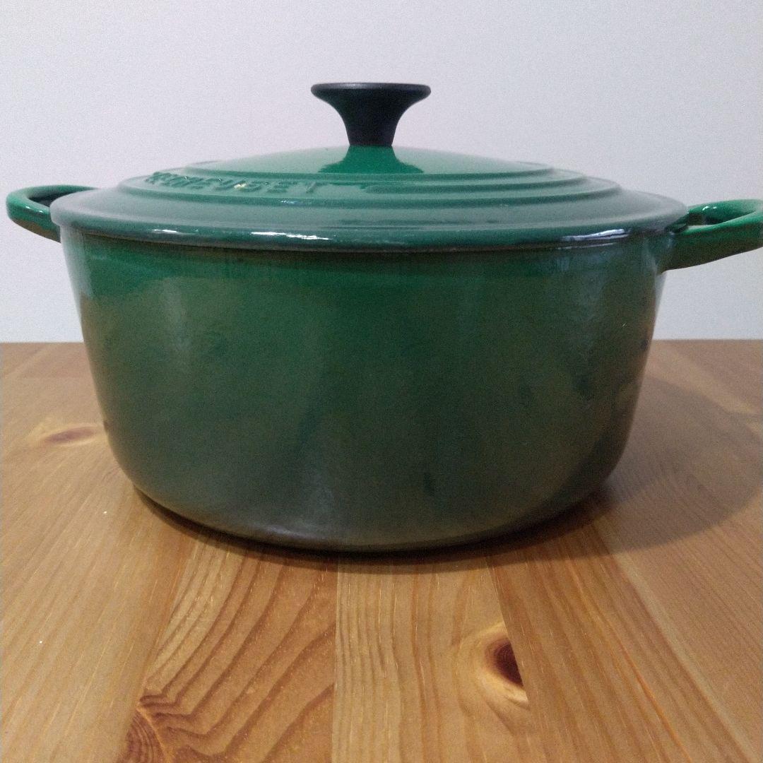 ル・クルーゼ　グリーン　22センチ