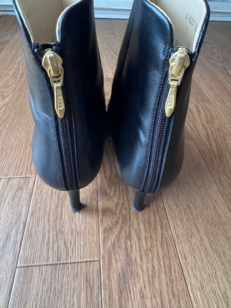 最終値下げ　DIANA ショートブーツ　スムース　牛革　黒　23.0