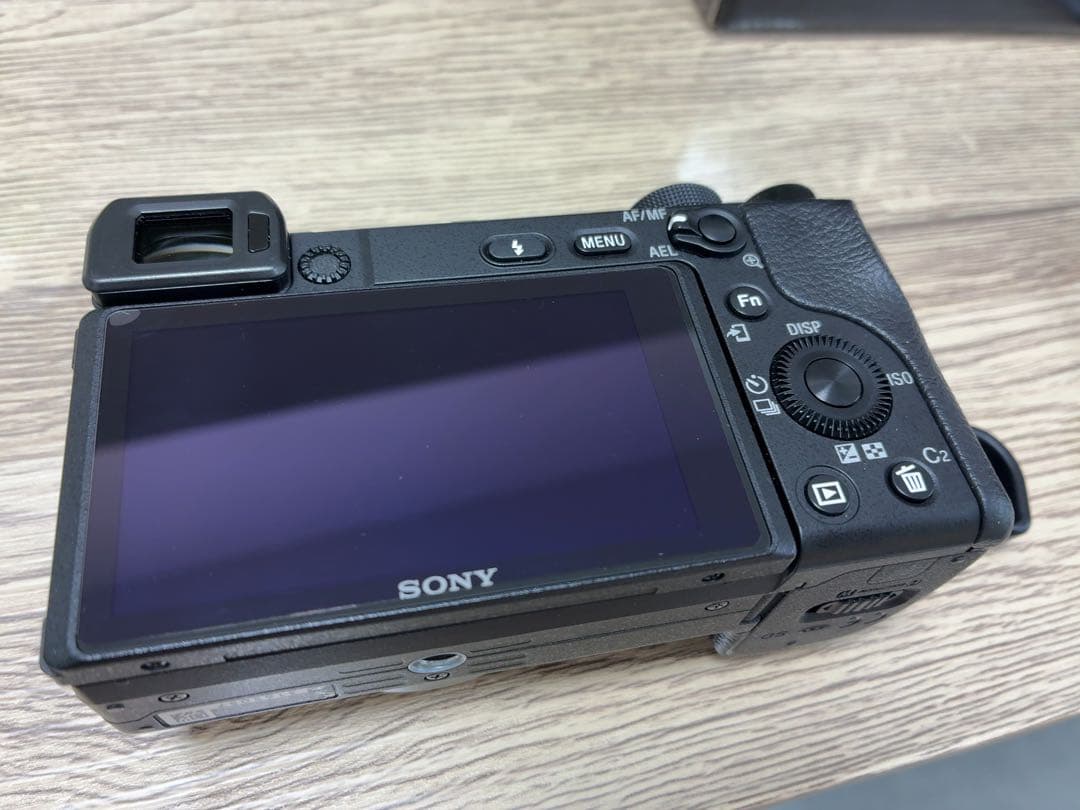 SONY α6400 本体　パワーズームレンズ