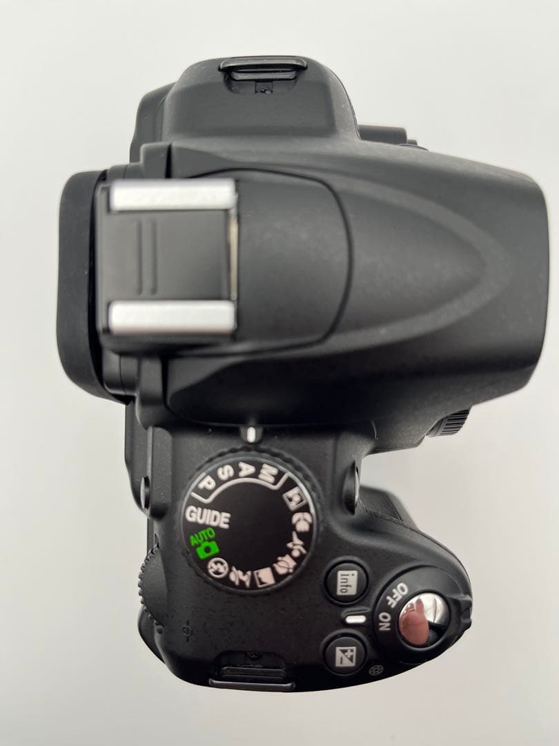 『完動品』Nikon D3000 CCDデジタル一眼レフカメラ 本体