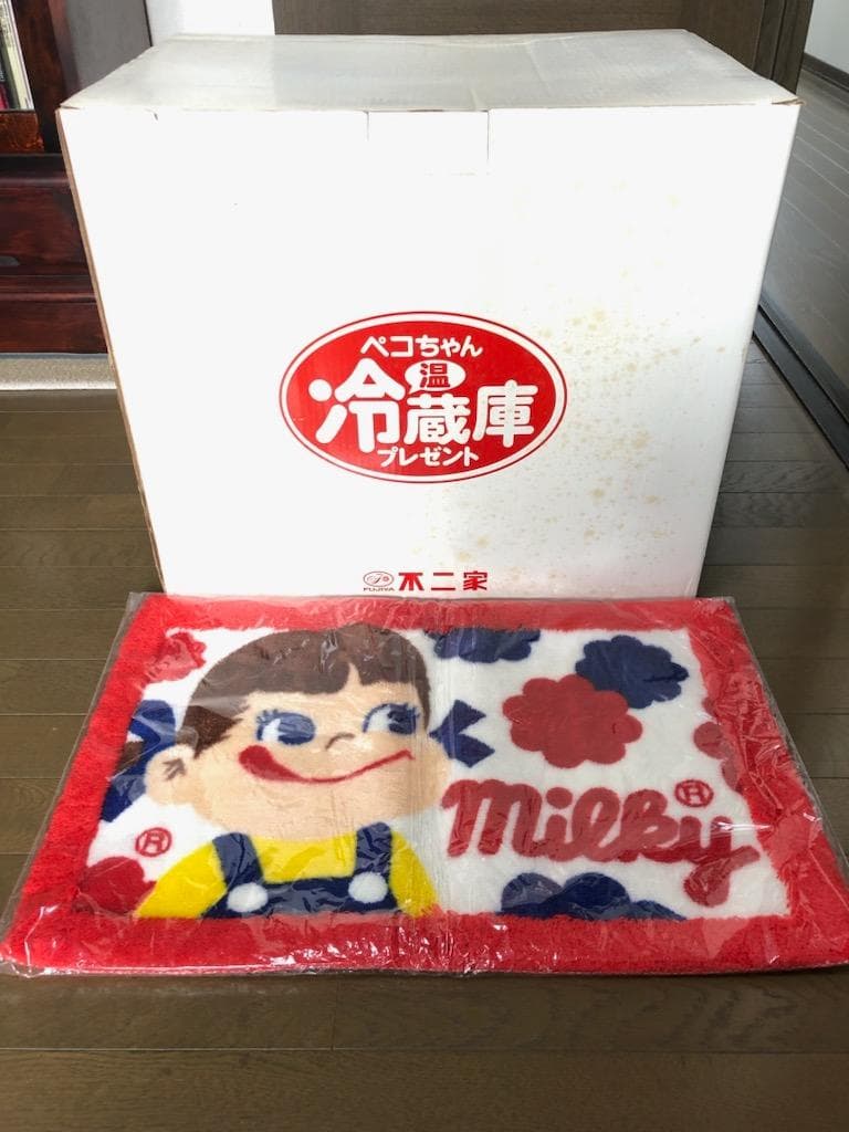 ペコちゃん 冷温蔵庫（非売品）