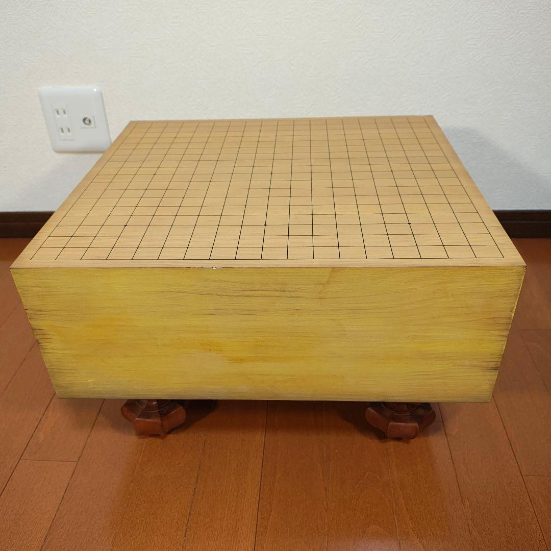 【送料無料】囲碁盤セット　脚付きヘソ有り　蛤貝白石 　那智黒石　碁笥