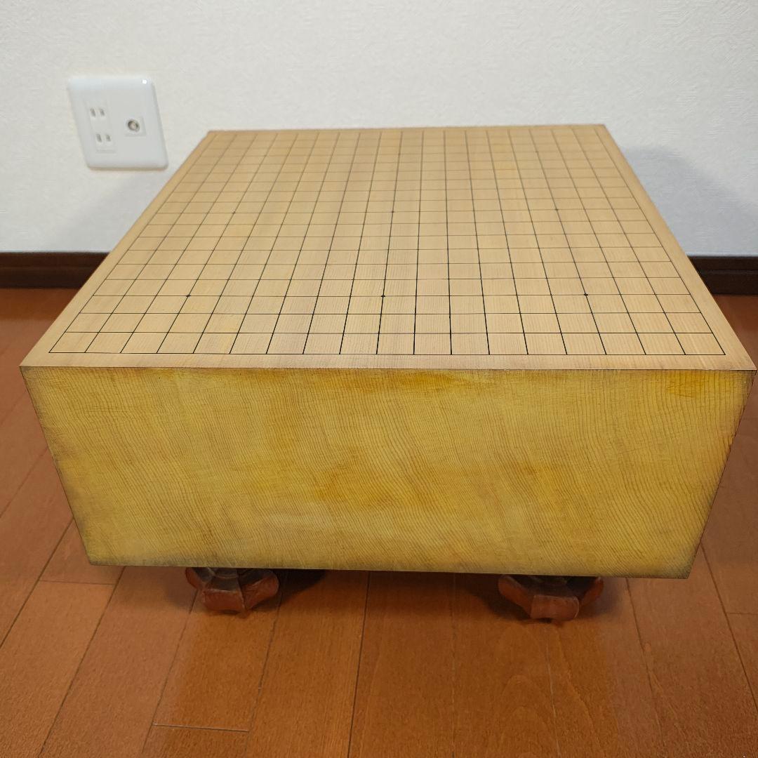 【送料無料】囲碁盤セット　脚付きヘソ有り　蛤貝白石 　那智黒石　碁笥