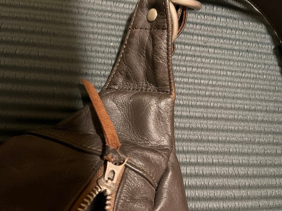 トイズマッコイ　USAF レザー　ウエストポーチ　ボディバッグ　世田谷ベース