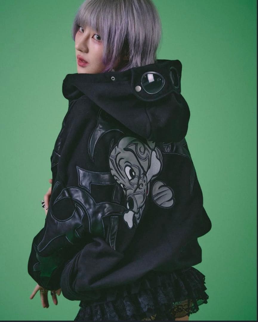 トライバルデザイン ゴーグル付きパーカー 黒