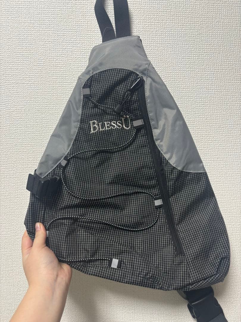 BLESS U（ブレスユー） ショルダーバッグ／ボディバッグ ブラック