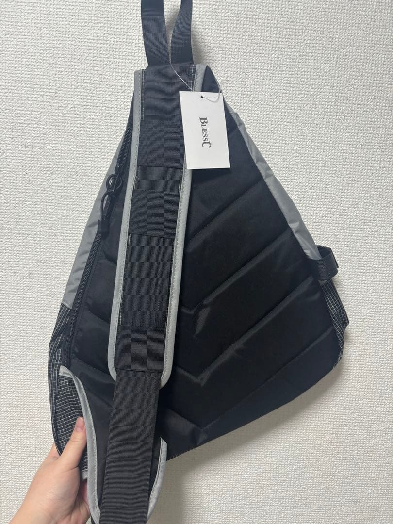 BLESS U（ブレスユー） ショルダーバッグ／ボディバッグ ブラック