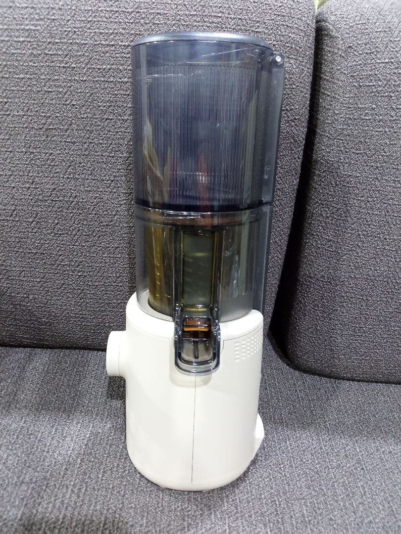 未使用　Hurom　スロージューサー　H310A　ベージュ　2025年製