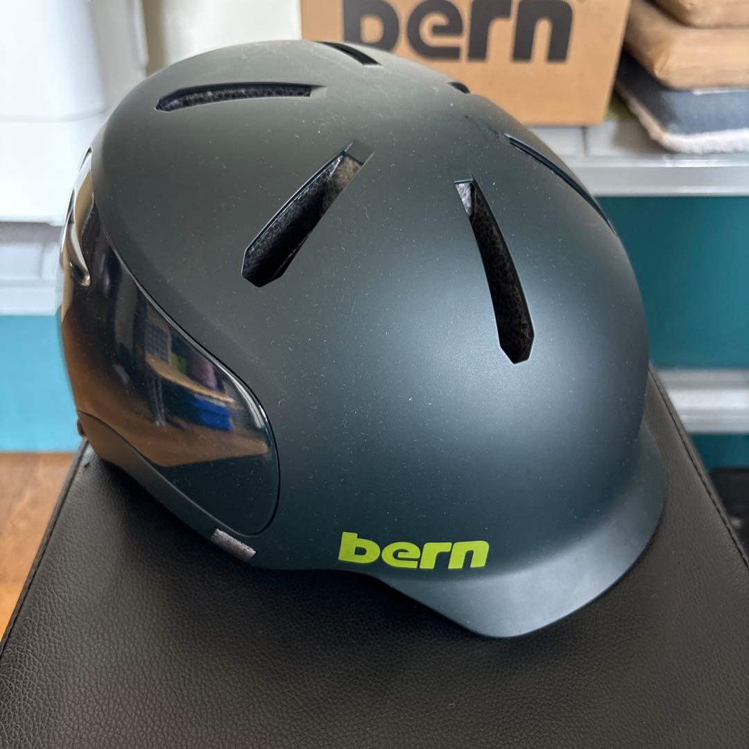 スケートボード BERN WATTS 2.0 MIPS