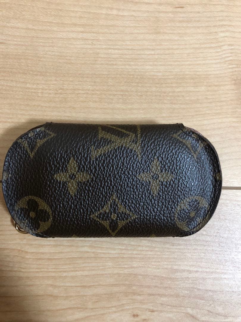 LOUIS VUITTON キーケース