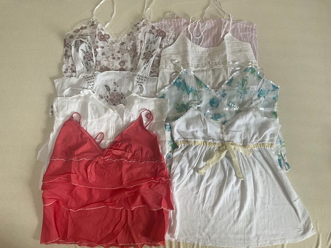 まとめ売り！アバクロ　キャミソールタグ付き有り　キャミ28枚と重ね着6枚