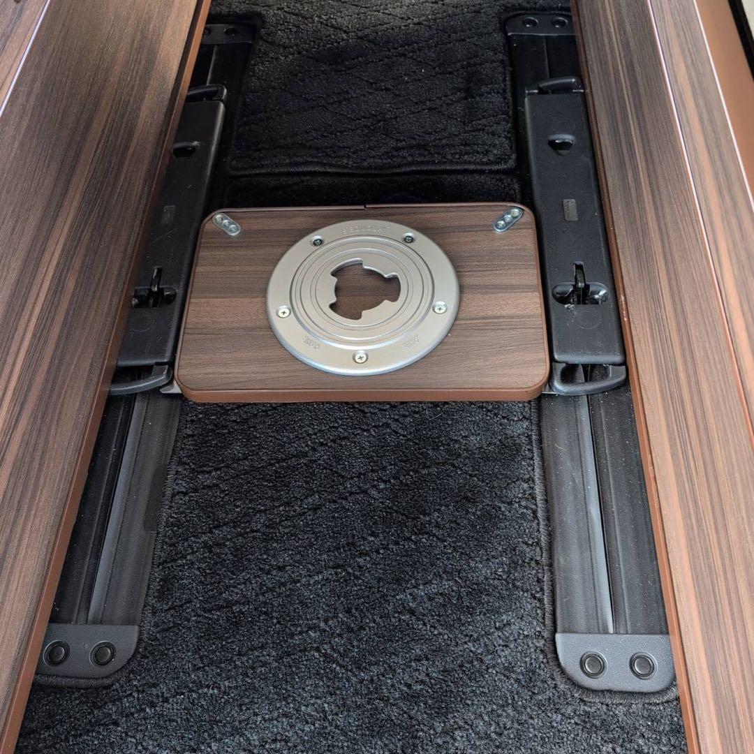 三菱デリカD5グランドモーター社Dキャンパーベッドキット他直接引き取り可