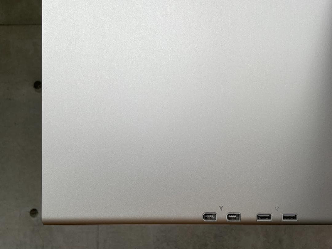 30インチ Apple Cinema HD Display シネマディスプレイ